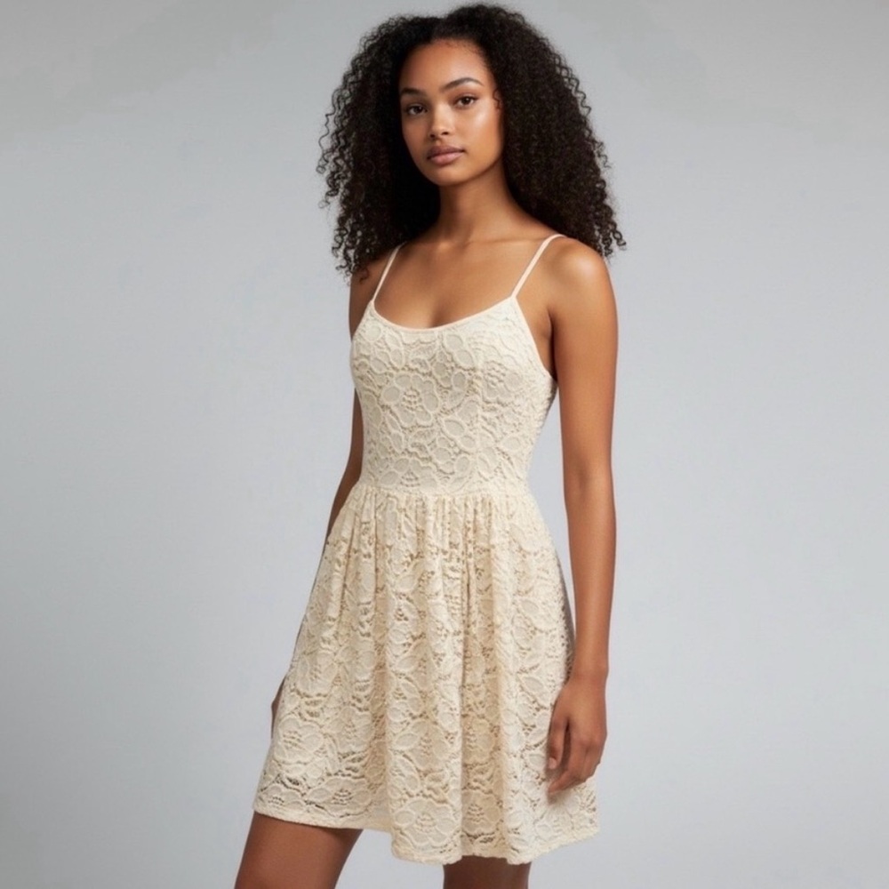 Abercrombie & Fitch Lace Fit & Flare Spaghetti Strap Dress in Cream S